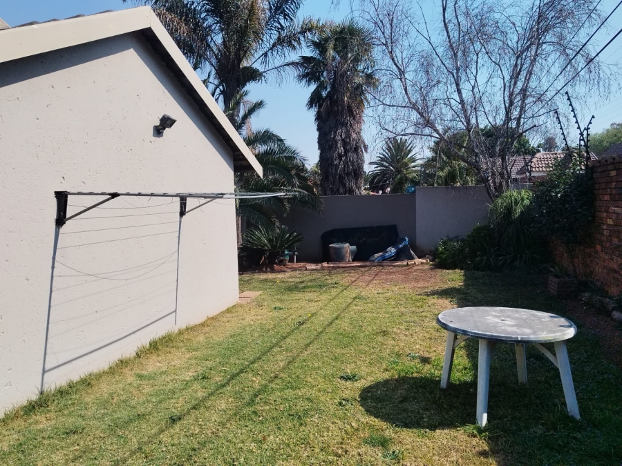 2 Bedroom Property for Sale in Van Riebeeck Park Gauteng