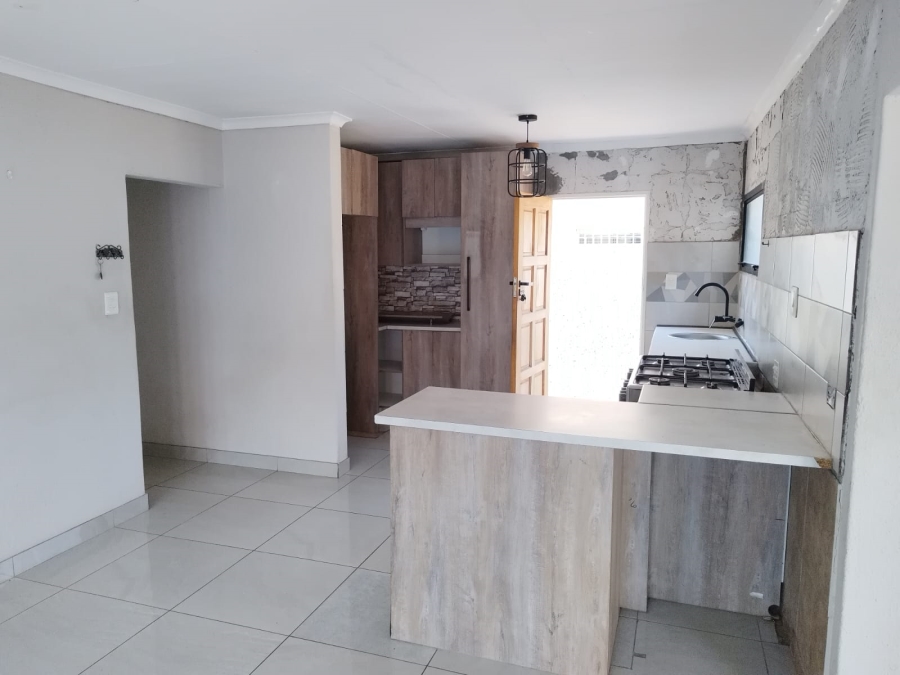 2 Bedroom Property for Sale in Van Riebeeck Park Gauteng