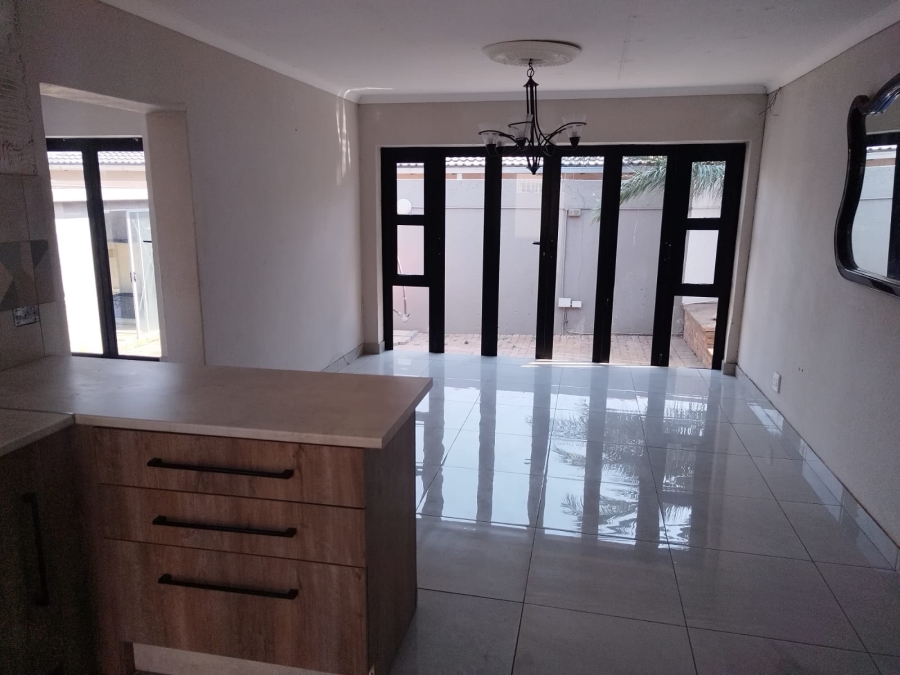 2 Bedroom Property for Sale in Van Riebeeck Park Gauteng