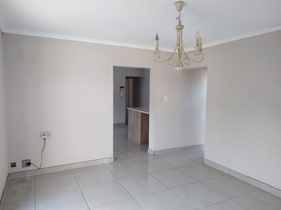 2 Bedroom Property for Sale in Van Riebeeck Park Gauteng