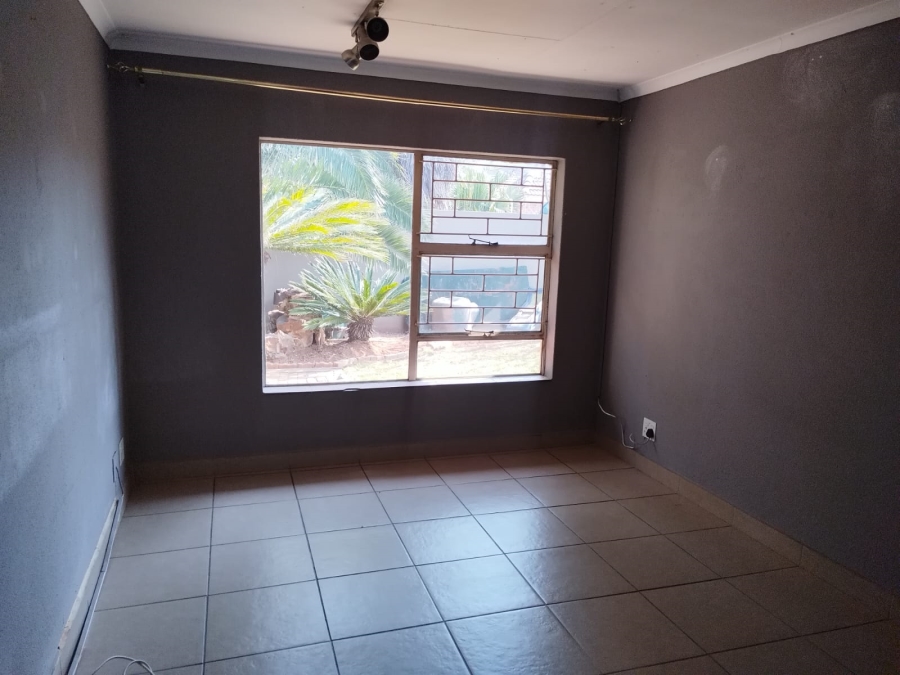 2 Bedroom Property for Sale in Van Riebeeck Park Gauteng
