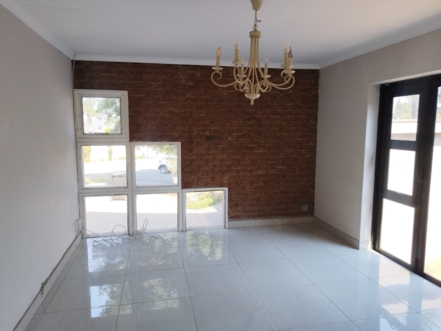 2 Bedroom Property for Sale in Van Riebeeck Park Gauteng