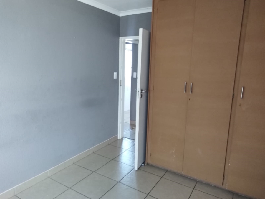 2 Bedroom Property for Sale in Van Riebeeck Park Gauteng