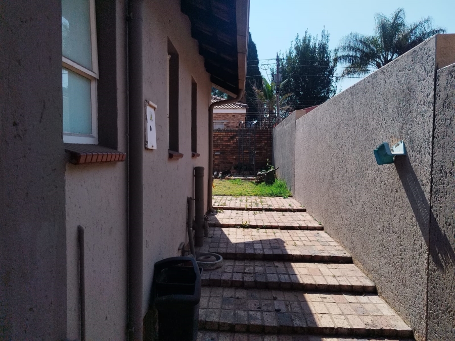 2 Bedroom Property for Sale in Van Riebeeck Park Gauteng