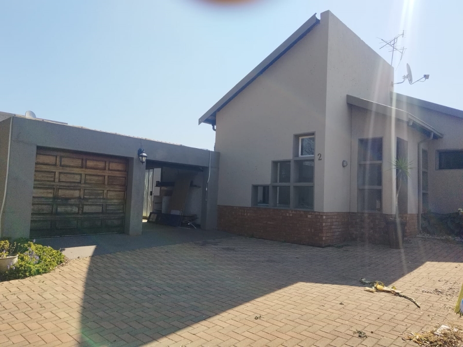 2 Bedroom Property for Sale in Van Riebeeck Park Gauteng