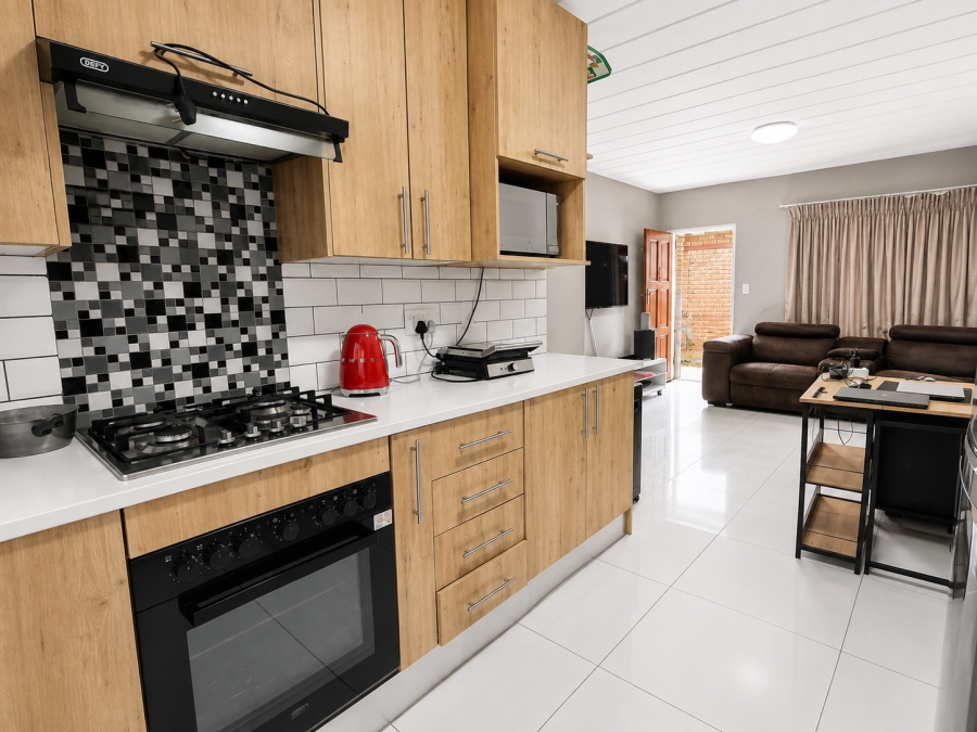 2 Bedroom Property for Sale in Noordwyk Gauteng