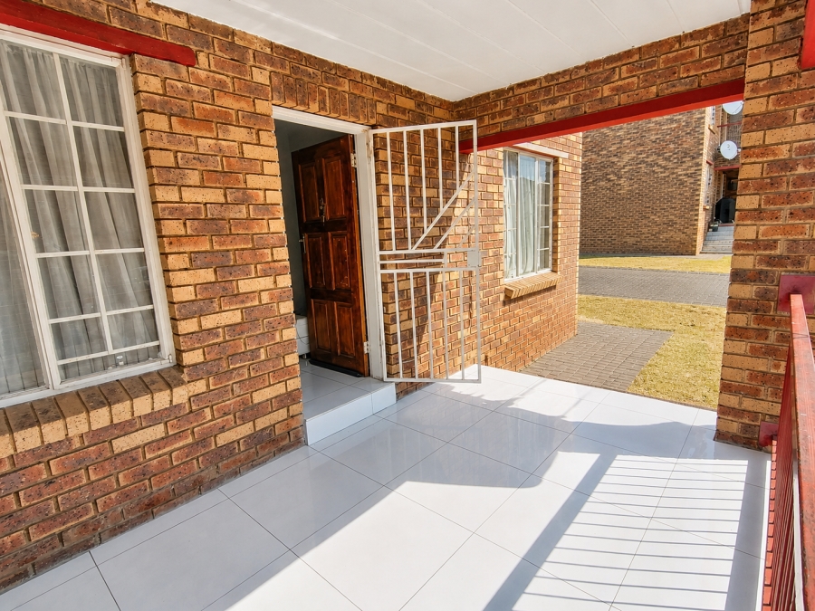 2 Bedroom Property for Sale in Noordwyk Gauteng