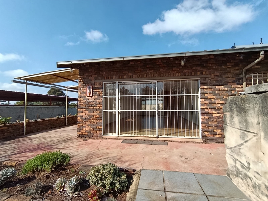 Commercial Property for Sale in Bredell Gauteng