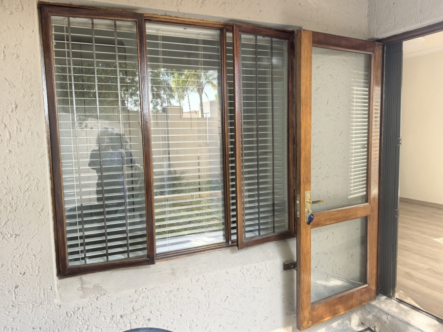 To Let 1 Bedroom Property for Rent in Sunninghill Gauteng