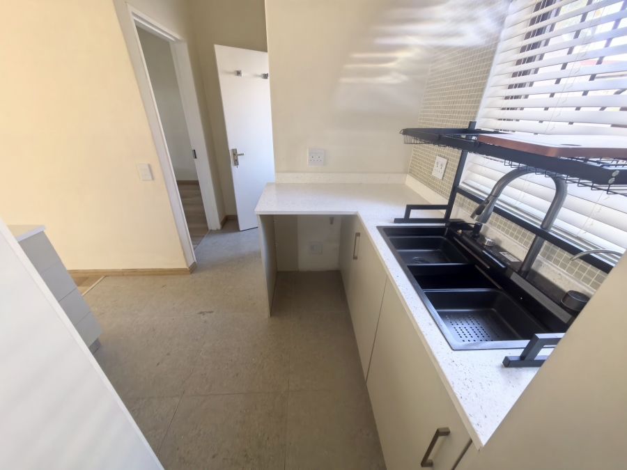 To Let 1 Bedroom Property for Rent in Sunninghill Gauteng