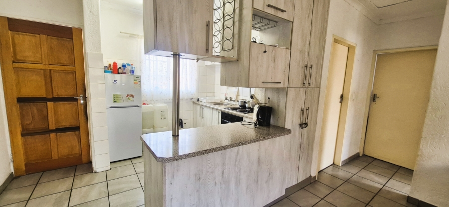 2 Bedroom Property for Sale in Die Hoewes Gauteng