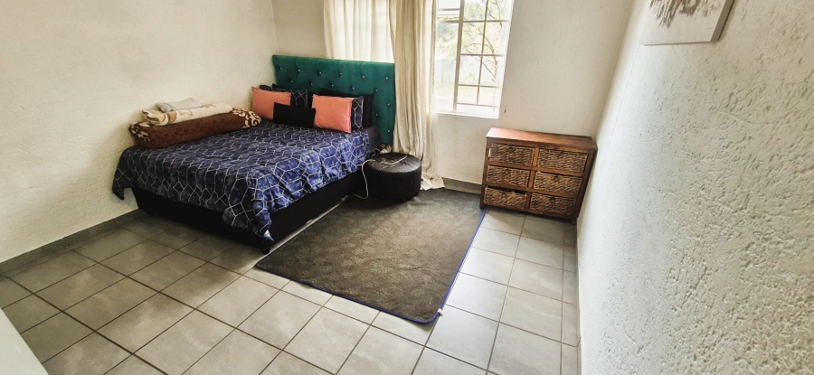 2 Bedroom Property for Sale in Die Hoewes Gauteng