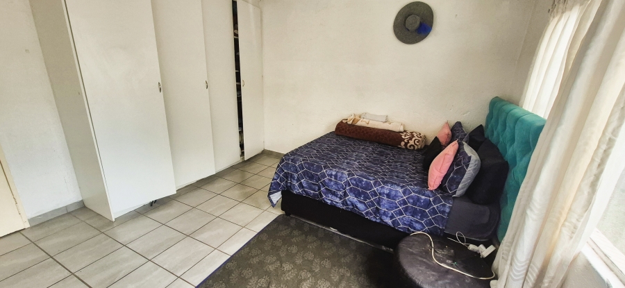 2 Bedroom Property for Sale in Die Hoewes Gauteng