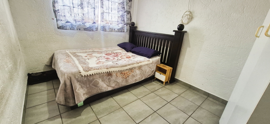 2 Bedroom Property for Sale in Die Hoewes Gauteng