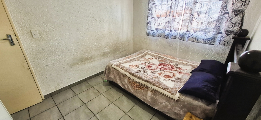 2 Bedroom Property for Sale in Die Hoewes Gauteng