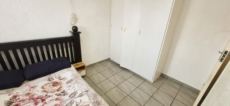 2 Bedroom Property for Sale in Die Hoewes Gauteng