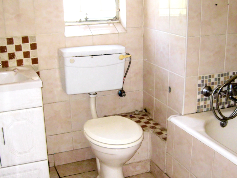 2 Bedroom Property for Sale in Queenswood Gauteng