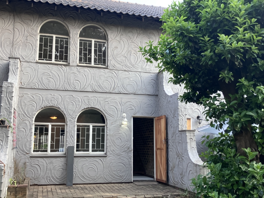 2 Bedroom Property for Sale in Queenswood Gauteng