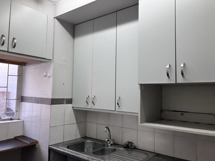 2 Bedroom Property for Sale in Queenswood Gauteng