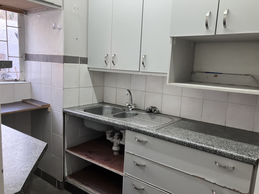 2 Bedroom Property for Sale in Queenswood Gauteng
