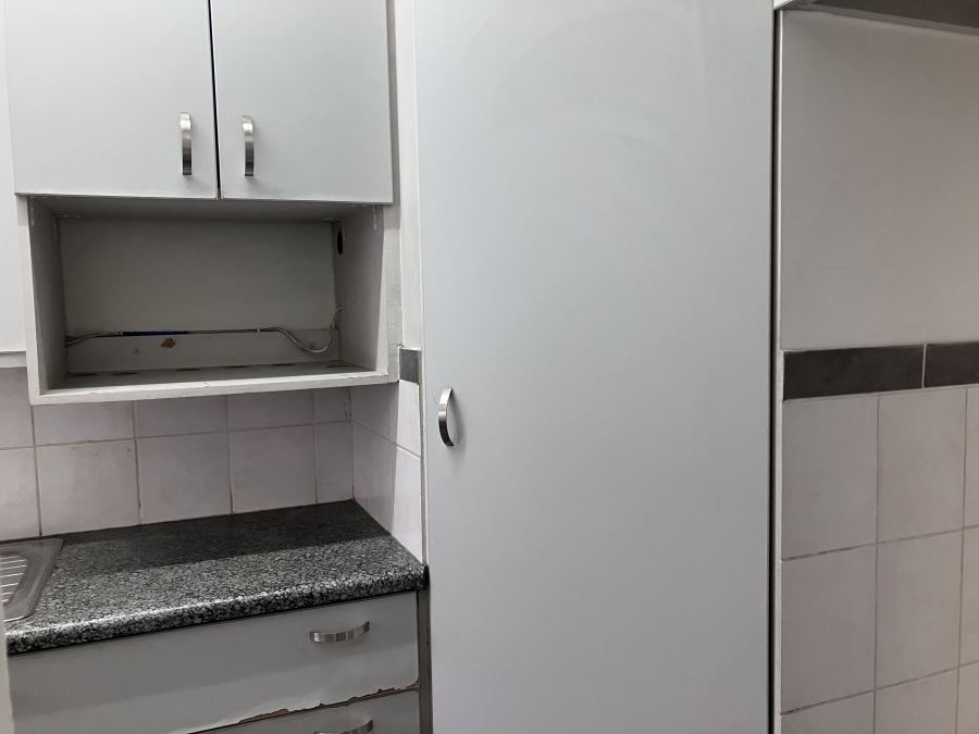 2 Bedroom Property for Sale in Queenswood Gauteng