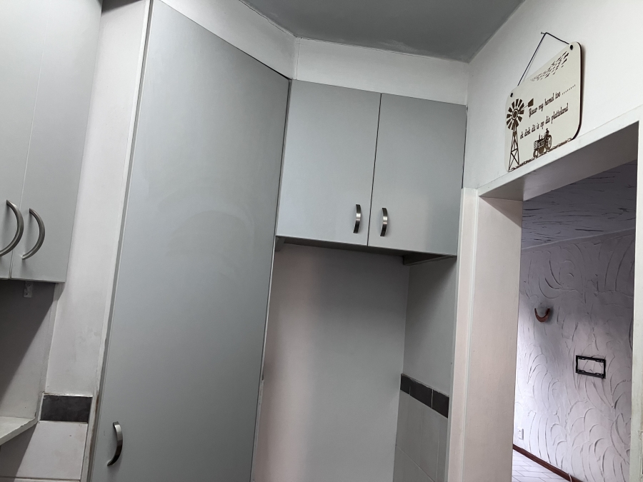 2 Bedroom Property for Sale in Queenswood Gauteng