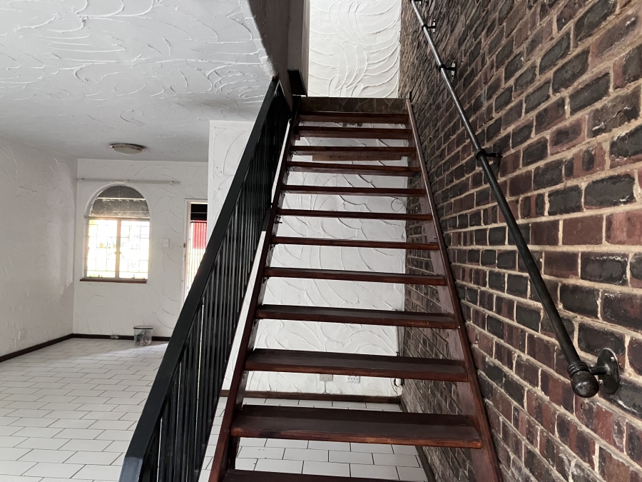 2 Bedroom Property for Sale in Queenswood Gauteng