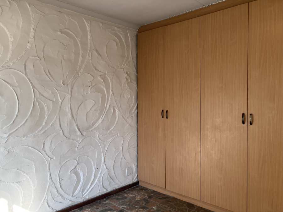 2 Bedroom Property for Sale in Queenswood Gauteng