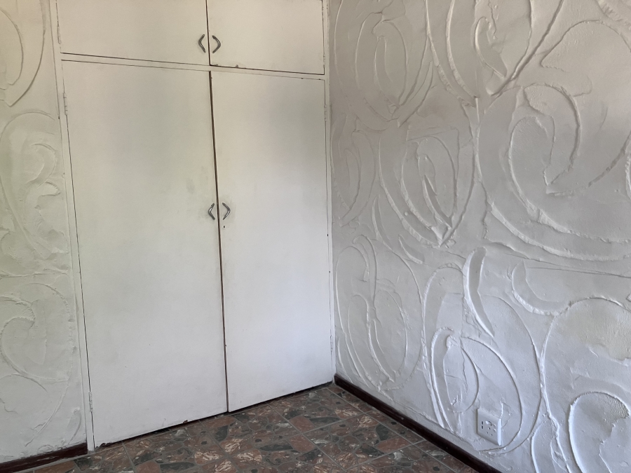2 Bedroom Property for Sale in Queenswood Gauteng