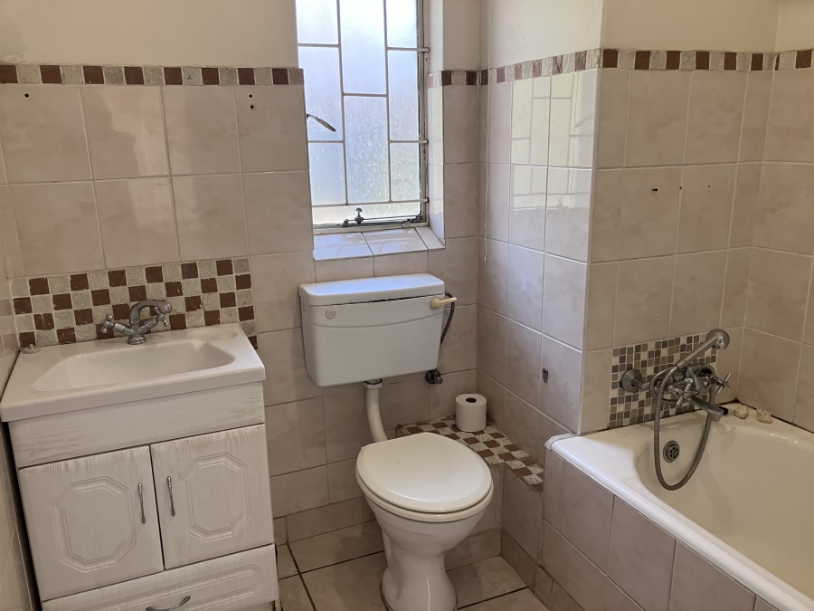 2 Bedroom Property for Sale in Queenswood Gauteng