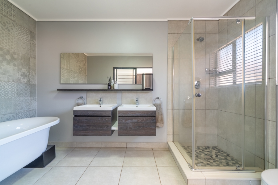 3 Bedroom Property for Sale in Sharonlea Gauteng