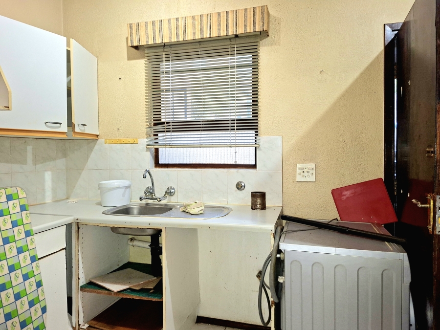 1 Bedroom Property for Sale in Wilro Park Gauteng