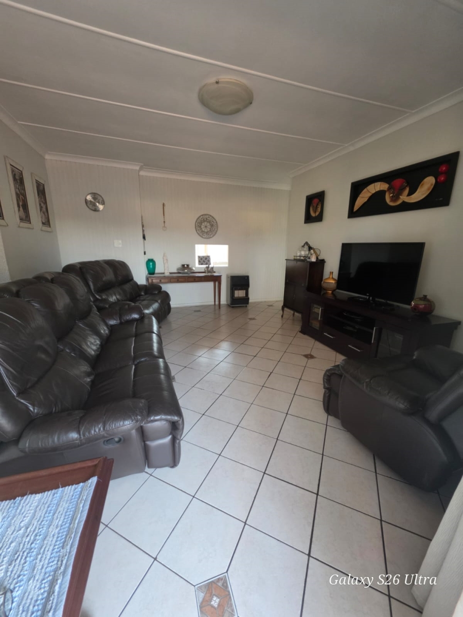 3 Bedroom Property for Sale in Verwoerdpark Gauteng