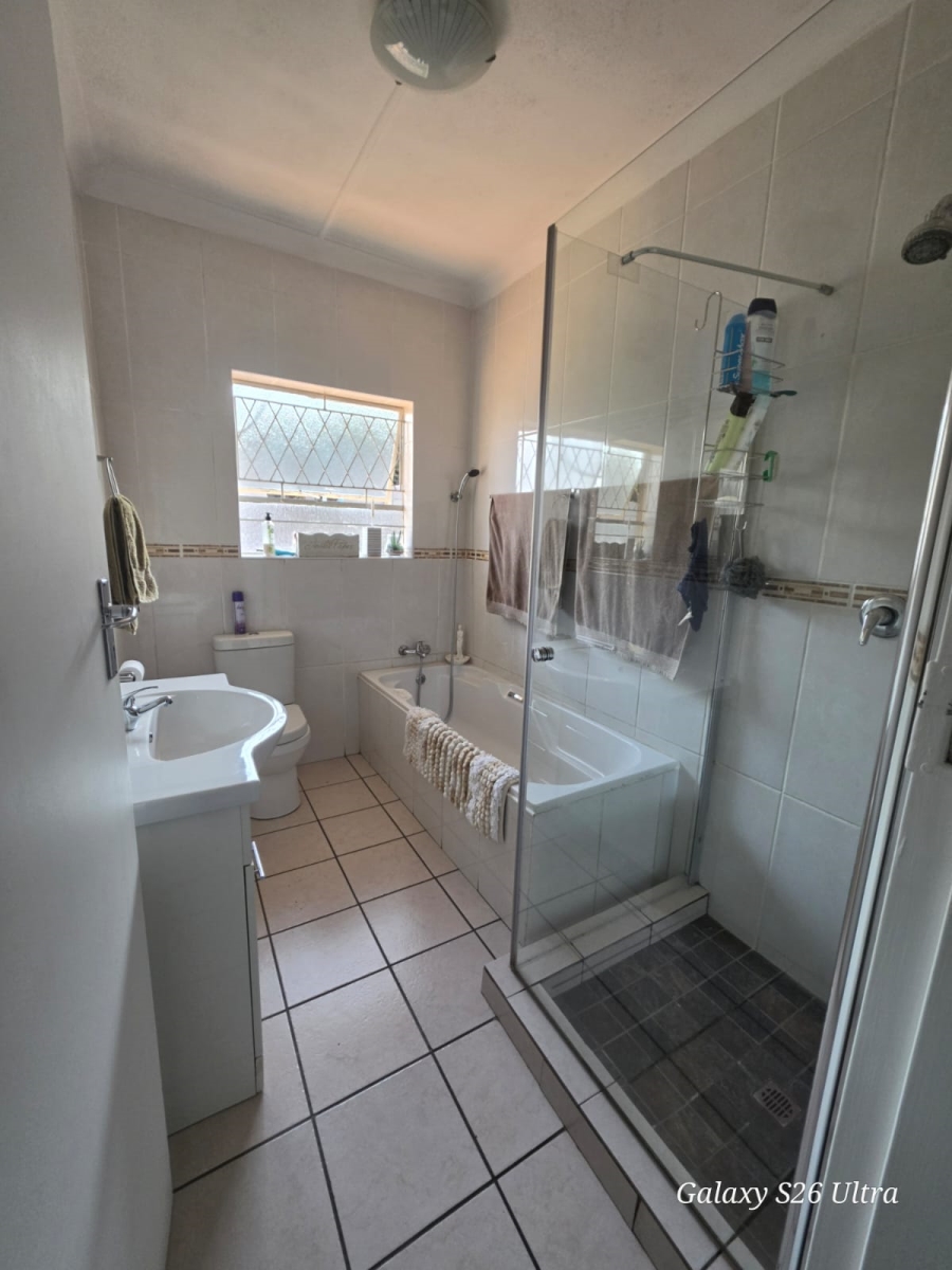 3 Bedroom Property for Sale in Verwoerdpark Gauteng