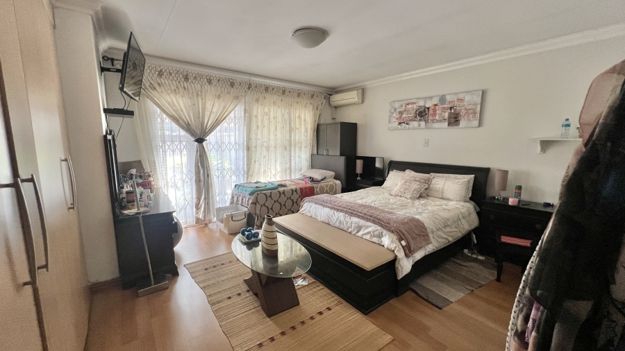 2 Bedroom Property for Sale in Woodmead Gauteng