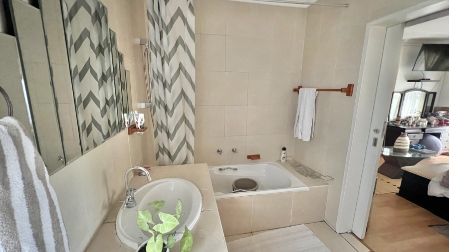 2 Bedroom Property for Sale in Woodmead Gauteng