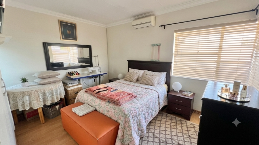 2 Bedroom Property for Sale in Woodmead Gauteng