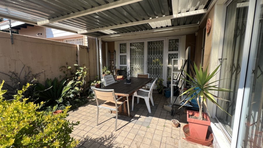 2 Bedroom Property for Sale in Woodmead Gauteng