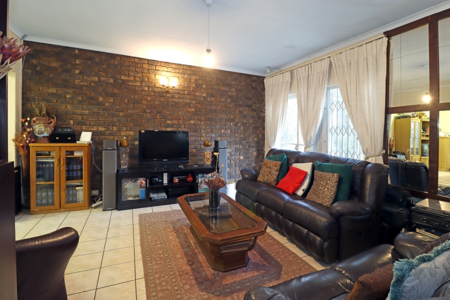 3 Bedroom Property for Sale in Vorna Valley Gauteng