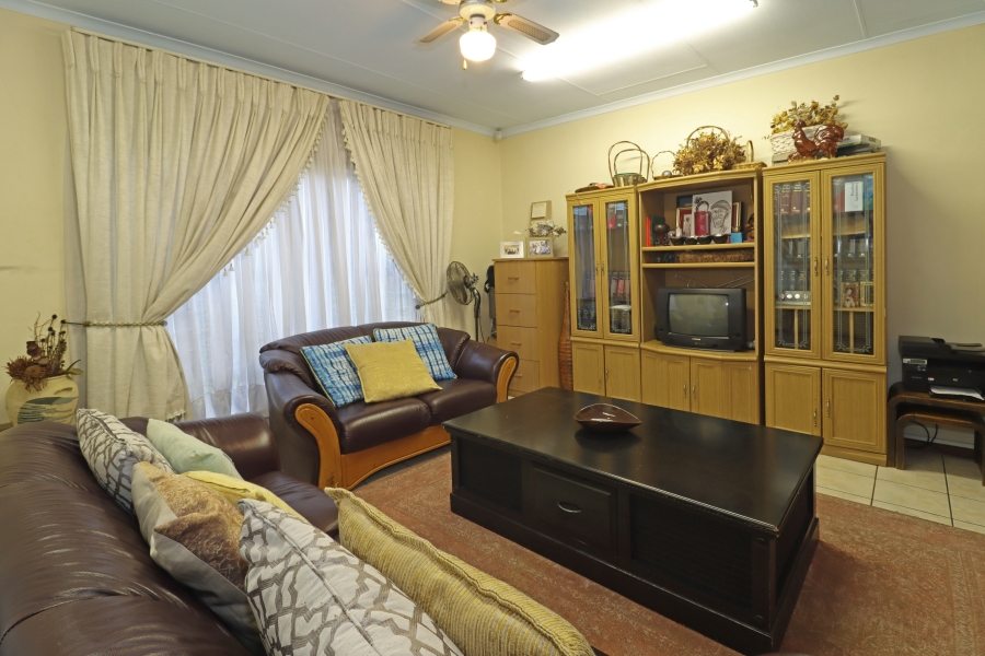 3 Bedroom Property for Sale in Vorna Valley Gauteng