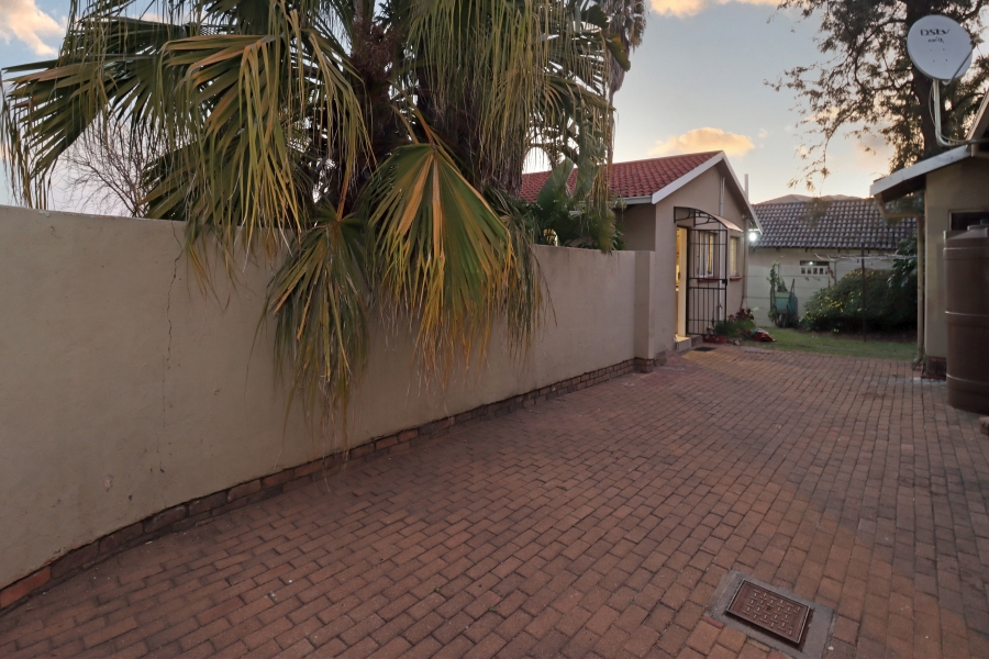 3 Bedroom Property for Sale in Vorna Valley Gauteng
