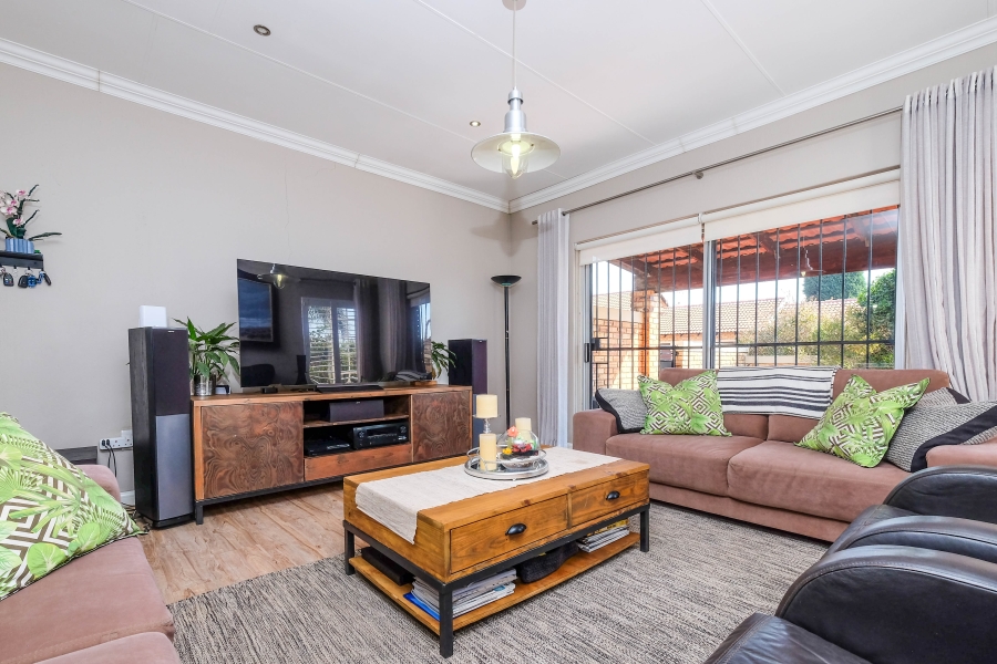 3 Bedroom Property for Sale in Radiokop Gauteng
