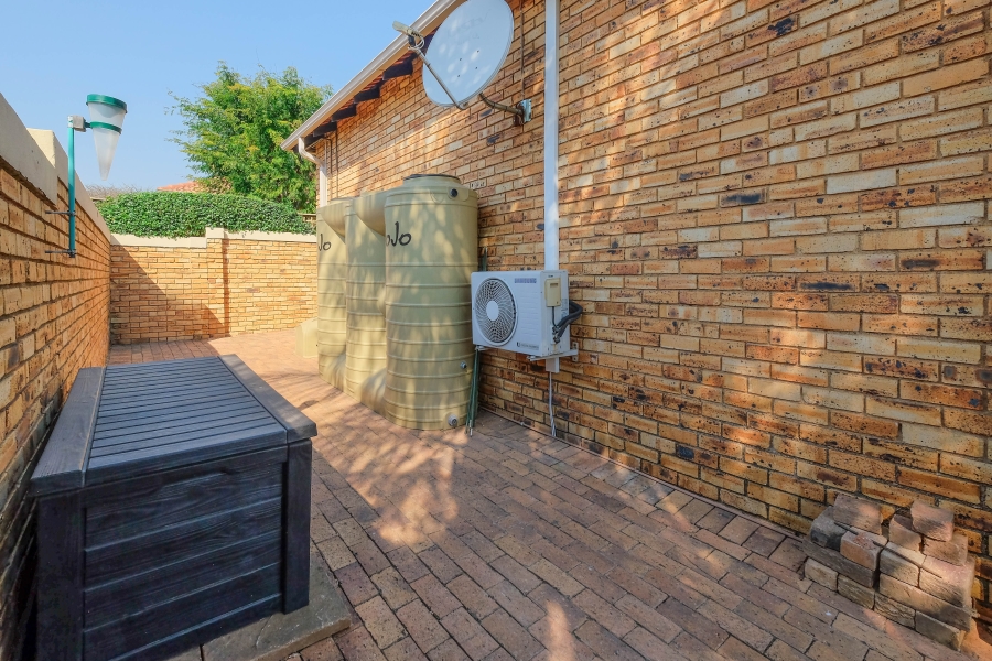 3 Bedroom Property for Sale in Radiokop Gauteng