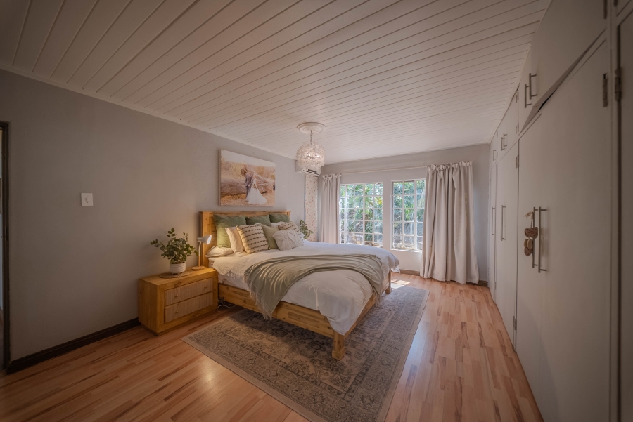 4 Bedroom Property for Sale in Faerie Glen Gauteng