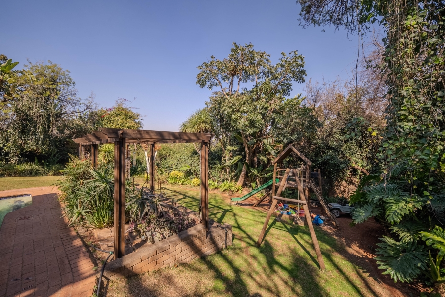 4 Bedroom Property for Sale in Faerie Glen Gauteng