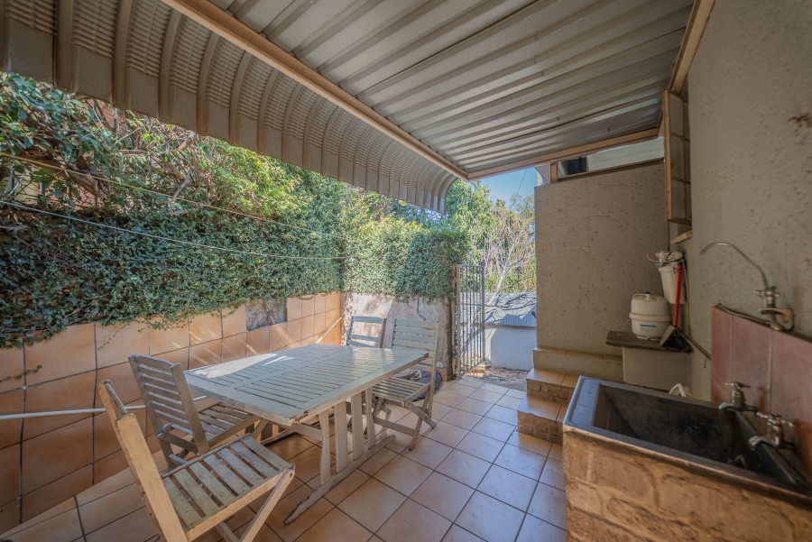 4 Bedroom Property for Sale in Faerie Glen Gauteng