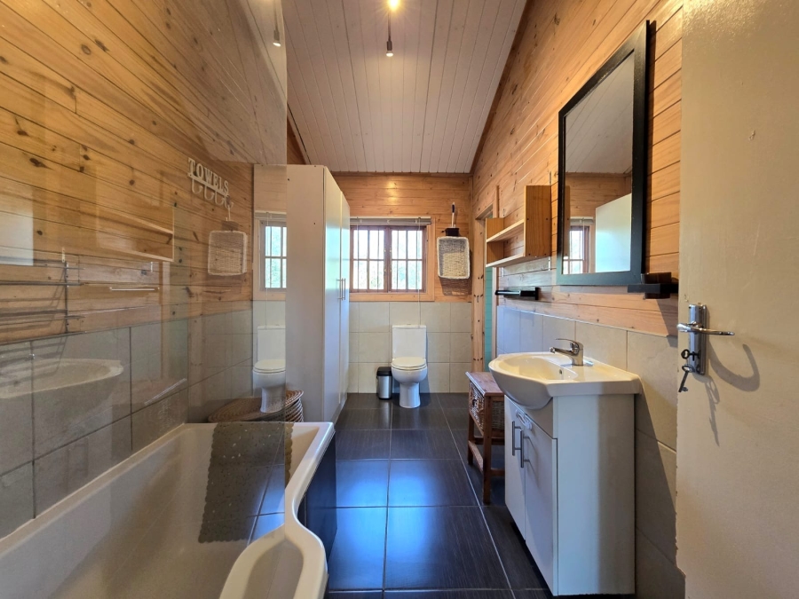 7 Bedroom Property for Sale in Homestead Apple Orchards Gauteng