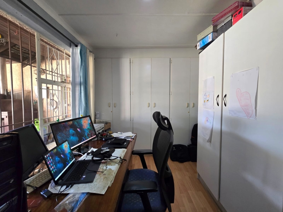 7 Bedroom Property for Sale in Homestead Apple Orchards Gauteng