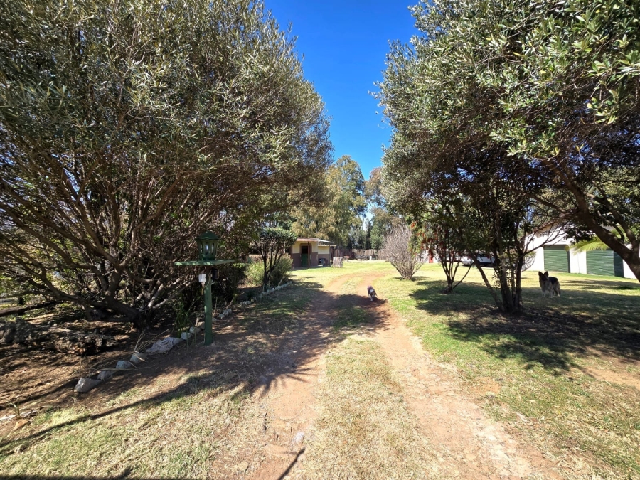 7 Bedroom Property for Sale in Homestead Apple Orchards Gauteng