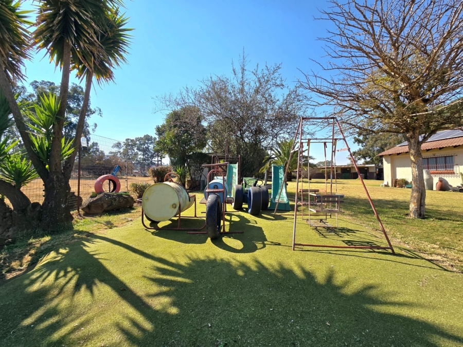 7 Bedroom Property for Sale in Homestead Apple Orchards Gauteng